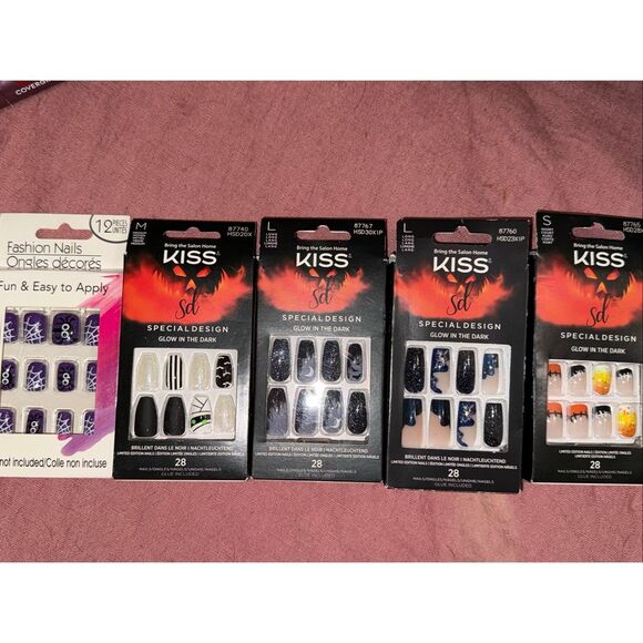🎃 Halloween Glow-in-the-Dark Press-On Nail Bundle – KISS – Brand New - Picture 1 of 3